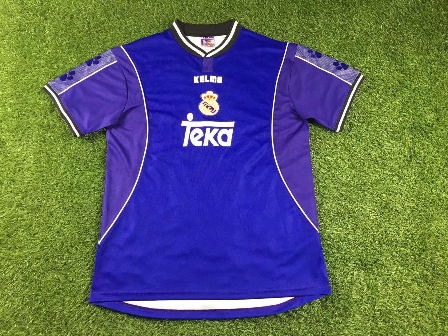 Real Madrid 1997/98 Away Retro Men Jersey – Blue