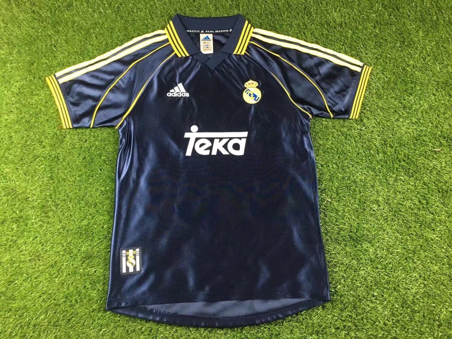 Real Madrid 1998/2000 Away Retro Men Jersey – Black
